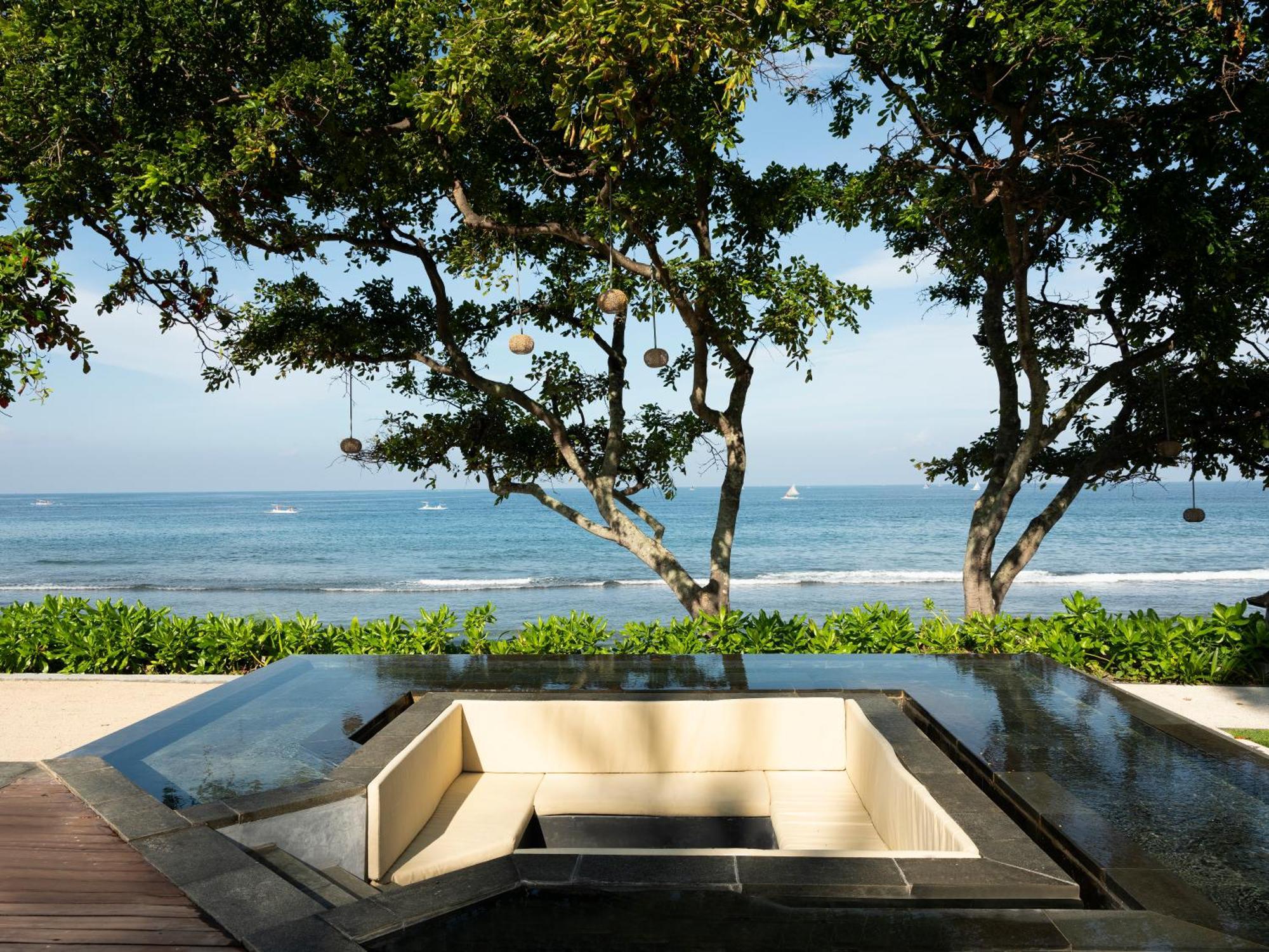 Mangsit Suites By Holiday Resort Lombok Exterior photo